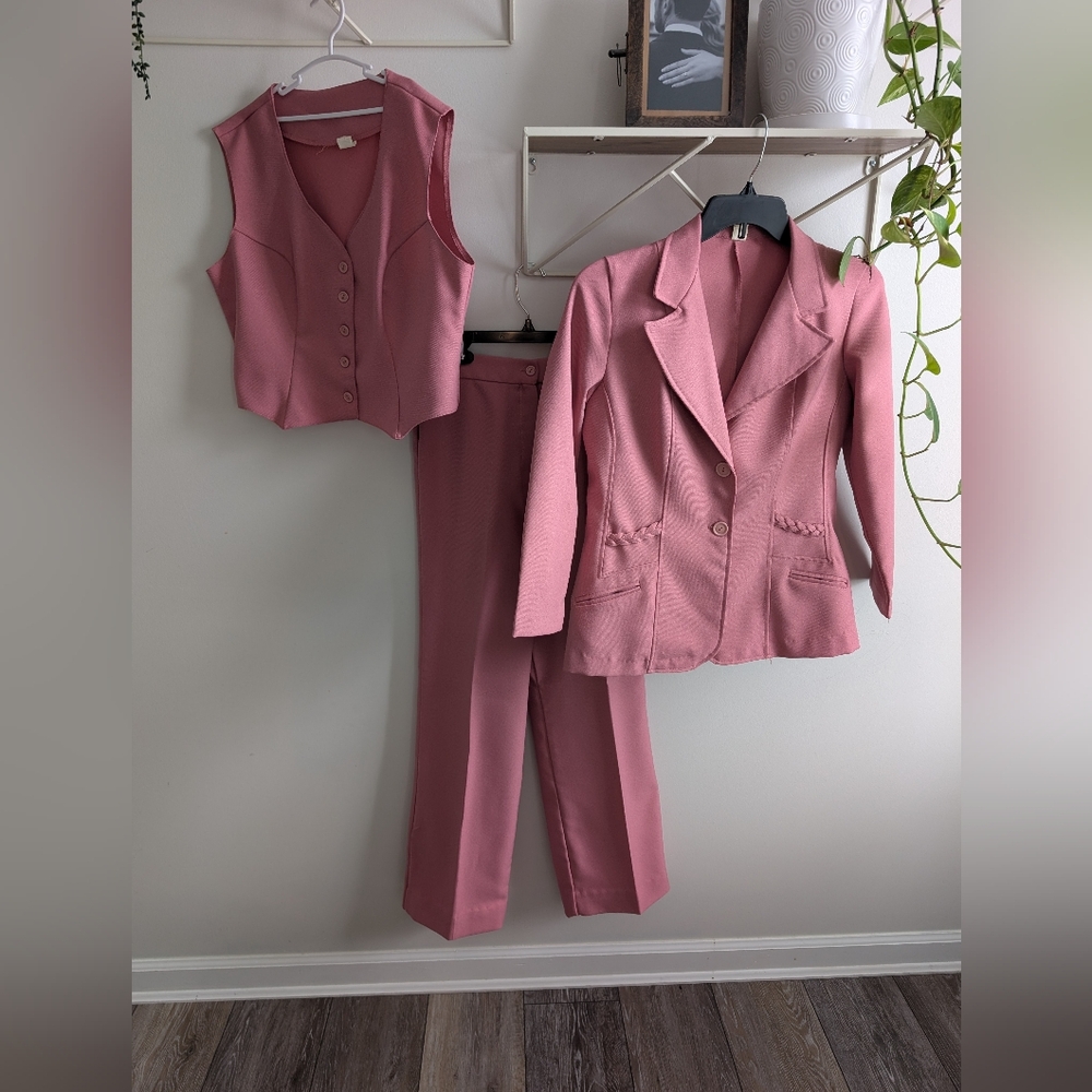 Elegant Vintage Pink Women's Suit Set Size 13 But Fits Like a US Size 2